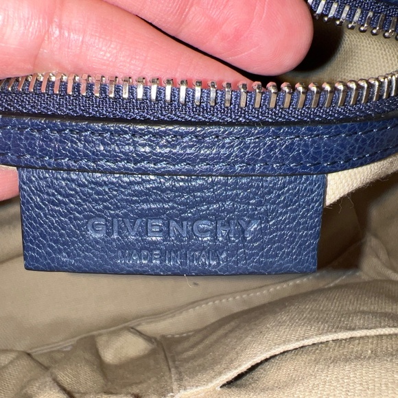 💗 Givenchy Mini Antigona in Navy Sugar Goatskin – Like New👜 - Picture 6 of 10